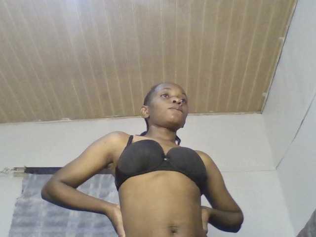 Minimochie live cam on BongaCams