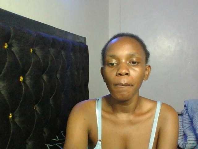 Minimochie live cam on BongaCams
