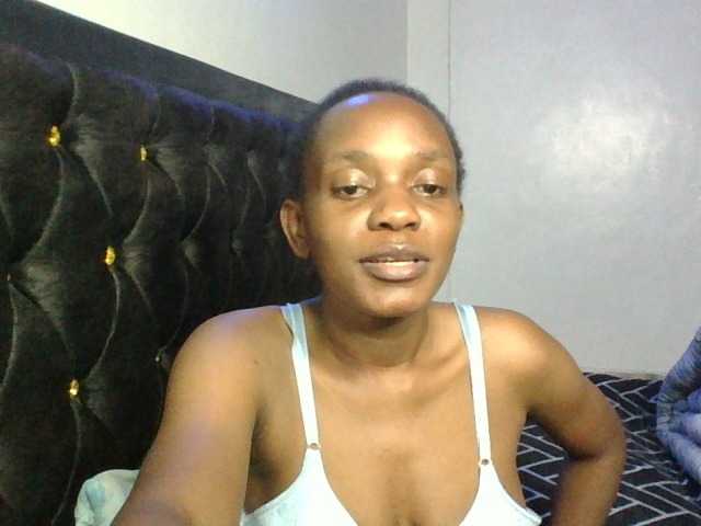 Minimochie live cam on BongaCams