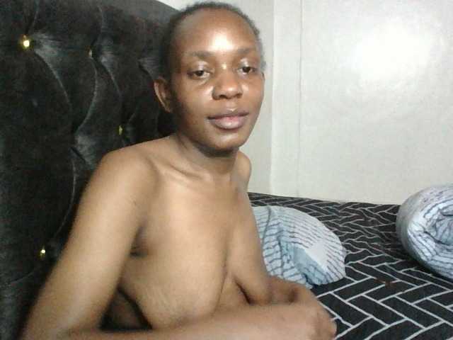 Minimochie live cam on BongaCams