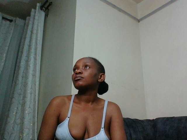 Minimochie live cam on BongaCams