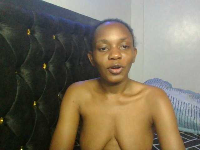Minimochie live cam on BongaCams