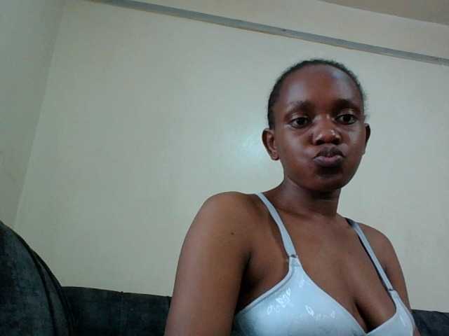 Minimochie live cam on BongaCams