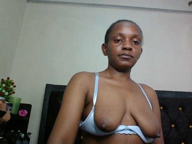 Minimochie live cam on BongaCams