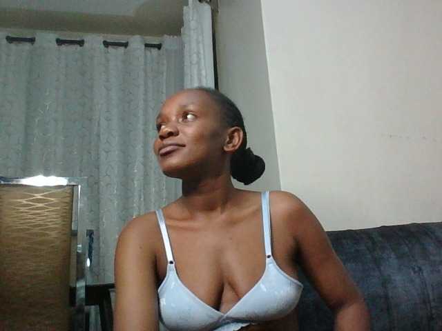 Minimochie live cam on BongaCams