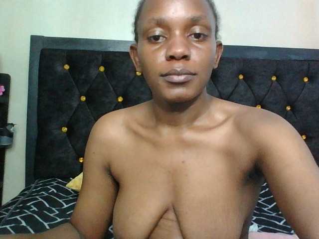 Minimochie live cam on BongaCams