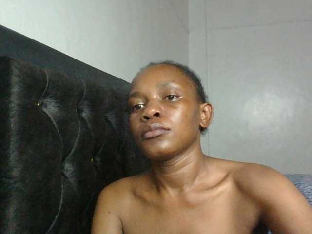 Minimochie live cam on BongaCams