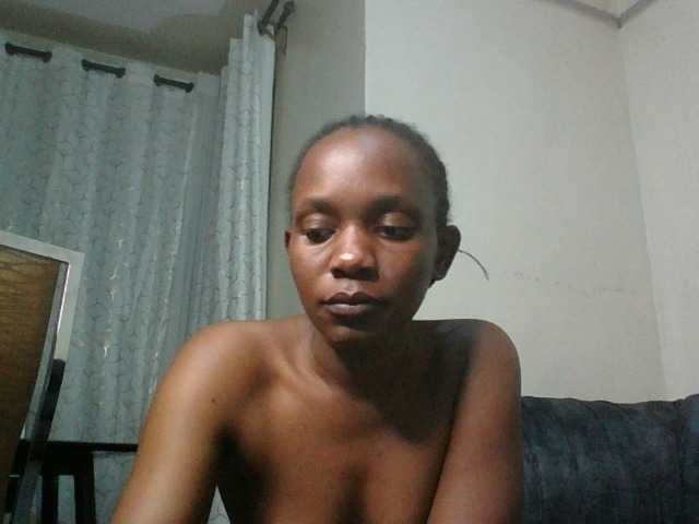 le modèle Minimochie est en webcam porno dans un show sur le site bongacams, il possède les tags suivants: Ebony,Brunette,Shaved