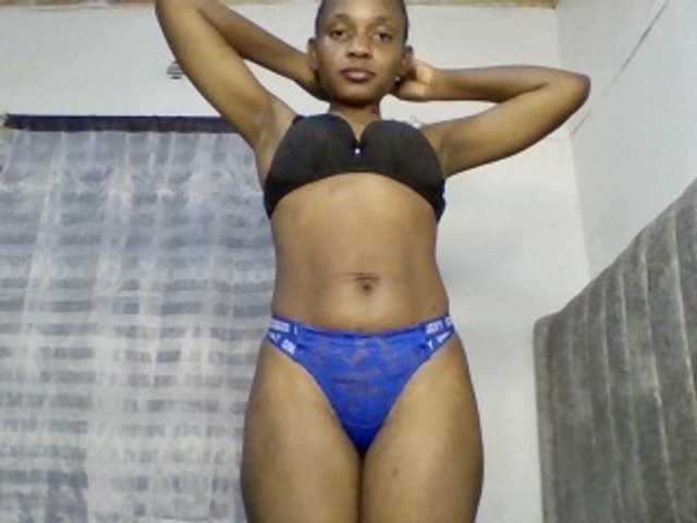Minimochie live cam on BongaCams
