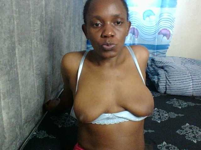 Minimochie live cam on BongaCams