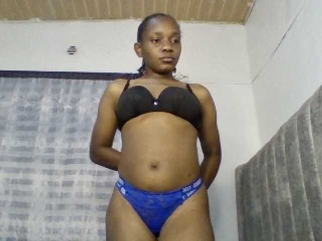 Minimochie live cam on BongaCams