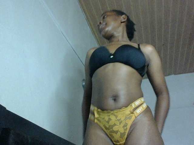 Minimochie live cam on BongaCams