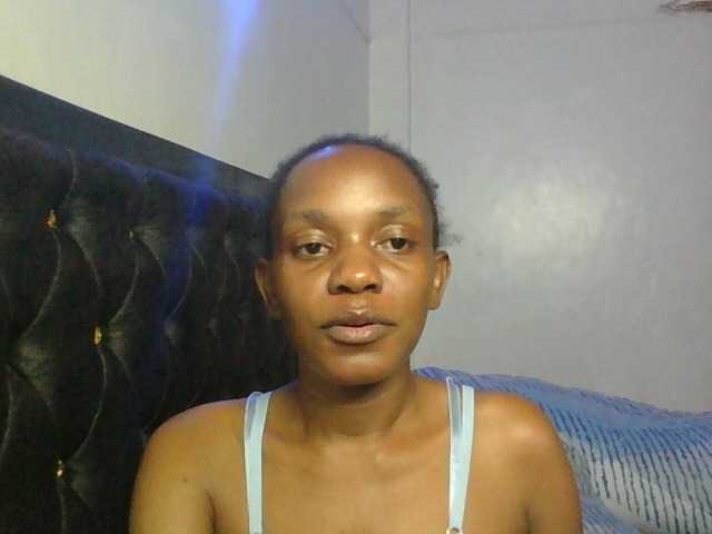 Minimochie live cam on BongaCams