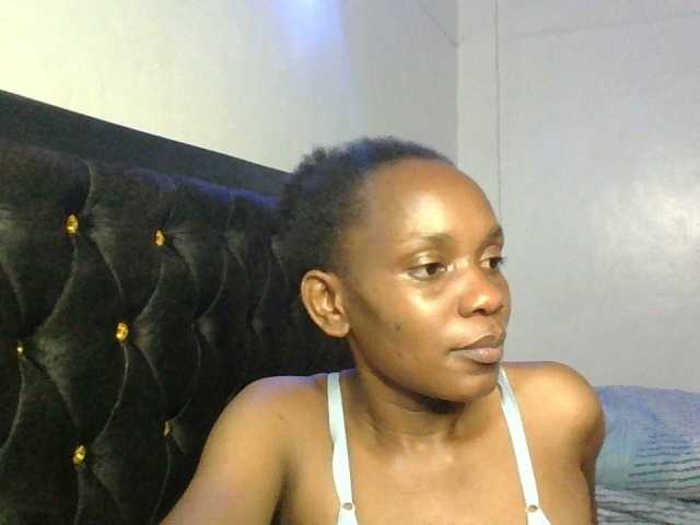 Minimochie live cam on BongaCams