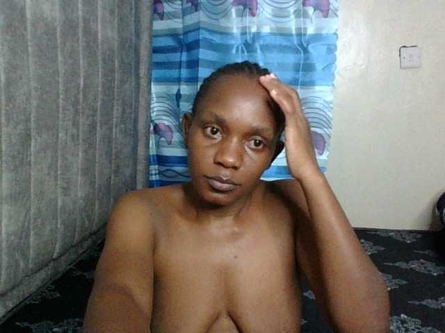 Minimochie live cam on BongaCams