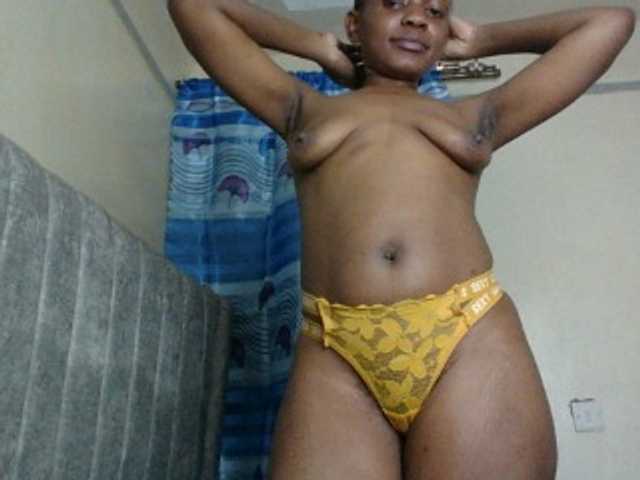 Minimochie live cam on BongaCams