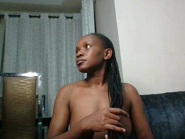Minimochie live cam on BongaCams