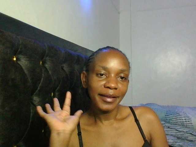 Minimochie live cam on BongaCams