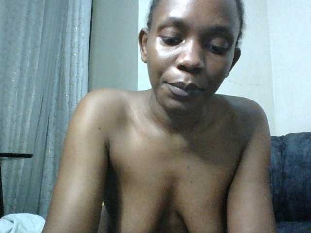Minimochie live cam on BongaCams
