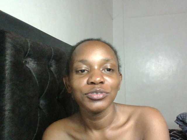 Minimochie live cam on BongaCams