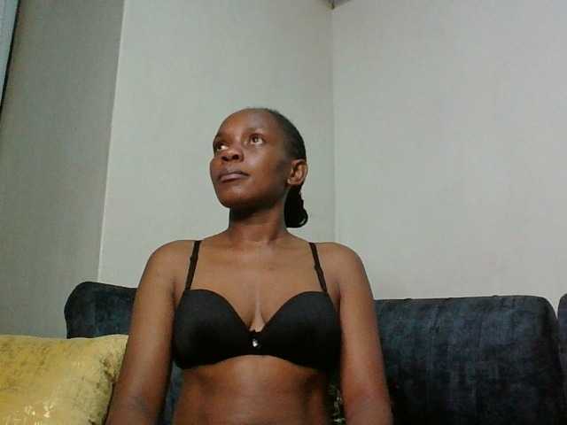 Minimochie live cam on BongaCams