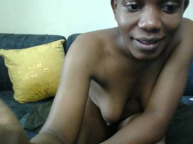 Minimochie live cam on BongaCams