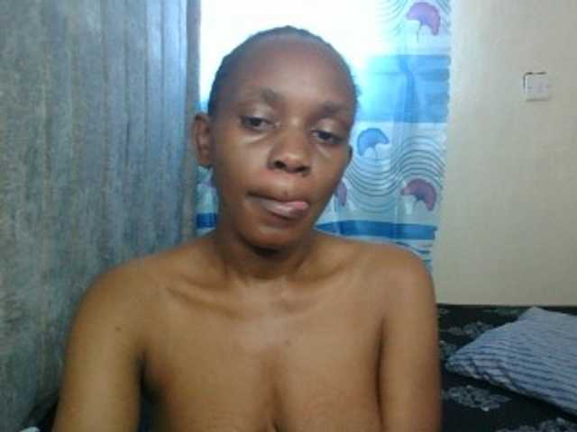 Minimochie live cam on BongaCams