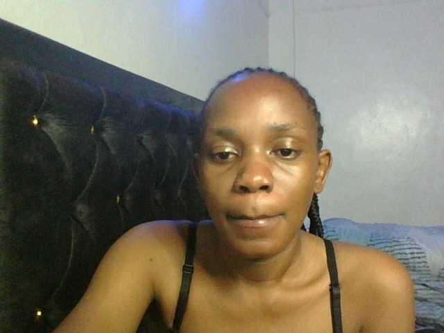 Minimochie live cam on BongaCams