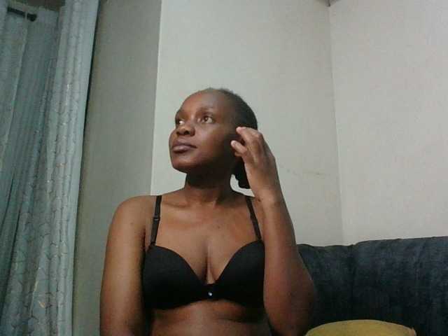 Minimochie live cam on BongaCams
