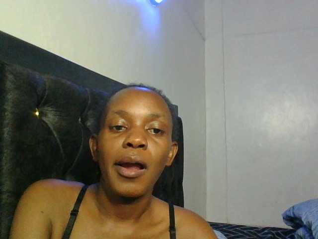 Minimochie live cam on BongaCams