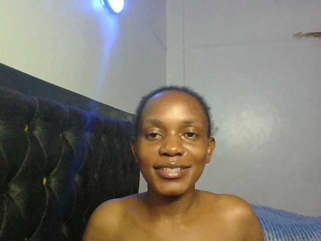Minimochie live cam on BongaCams