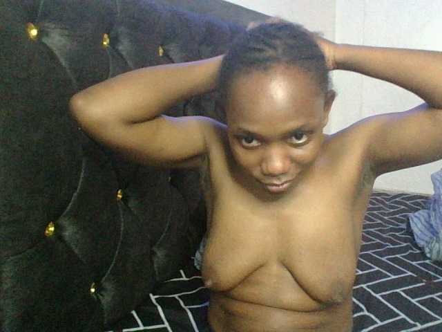 Minimochie live cam on BongaCams