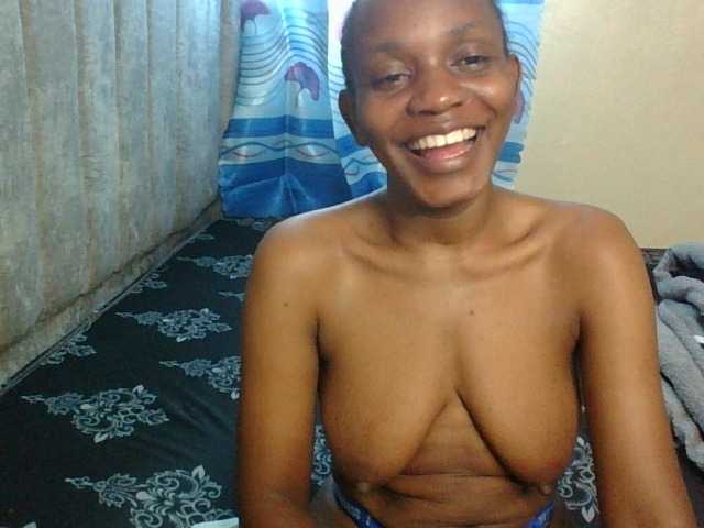 Minimochie live cam on BongaCams