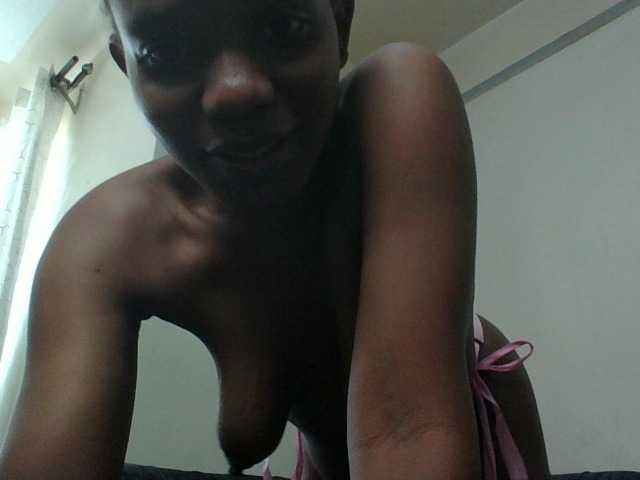 Minimochie live cam on BongaCams