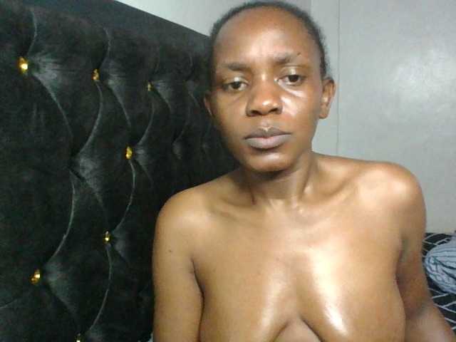 Minimochie live cam on BongaCams