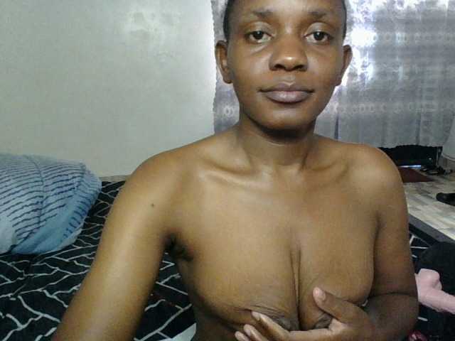 Minimochie live cam on BongaCams