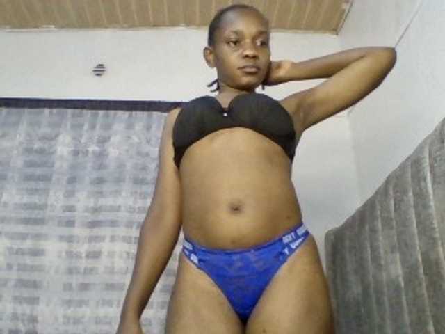 Minimochie live cam on BongaCams