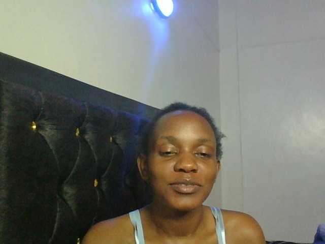 Minimochie live cam on BongaCams