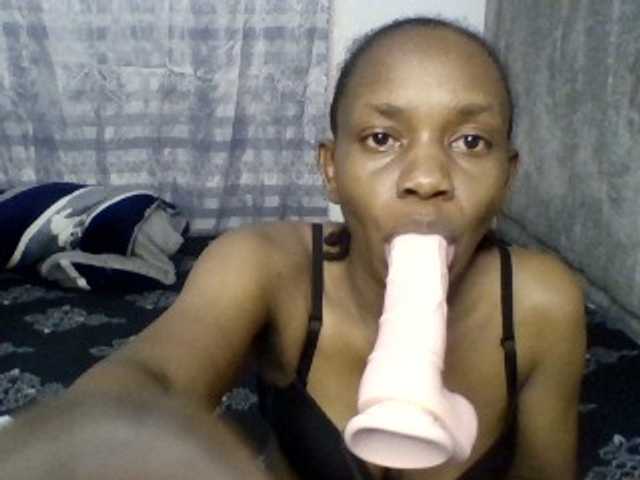 Minimochie live cam on BongaCams