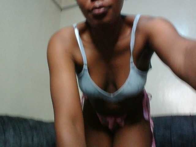 Minimochie live cam on BongaCams
