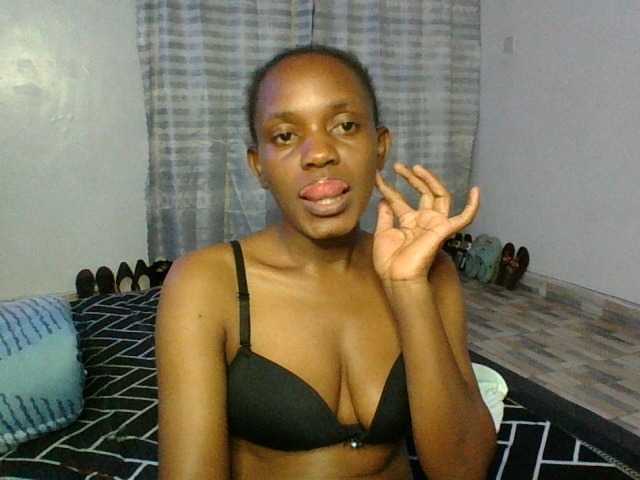 Minimochie live cam on BongaCams