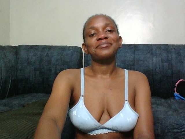 Minimochie live cam on BongaCams