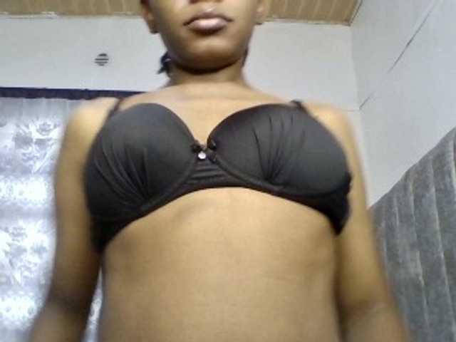 Minimochie live cam on BongaCams