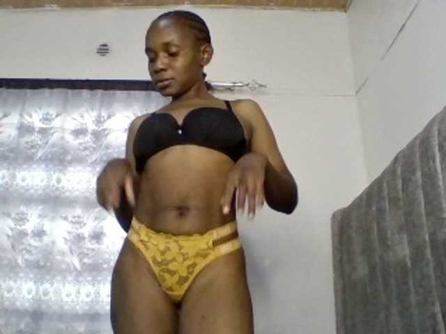Minimochie live cam on BongaCams