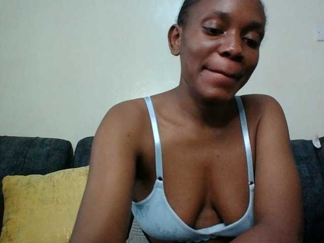 Minimochie live cam on BongaCams