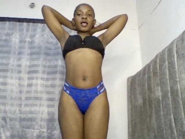Minimochie live cam on BongaCams