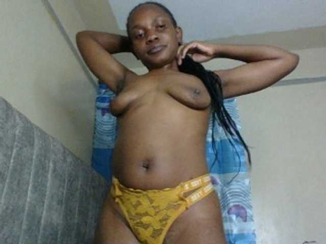 Minimochie live cam on BongaCams