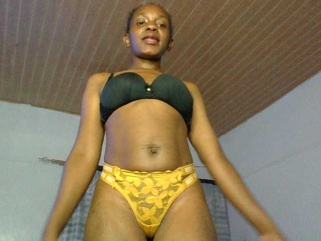 Minimochie live cam on BongaCams