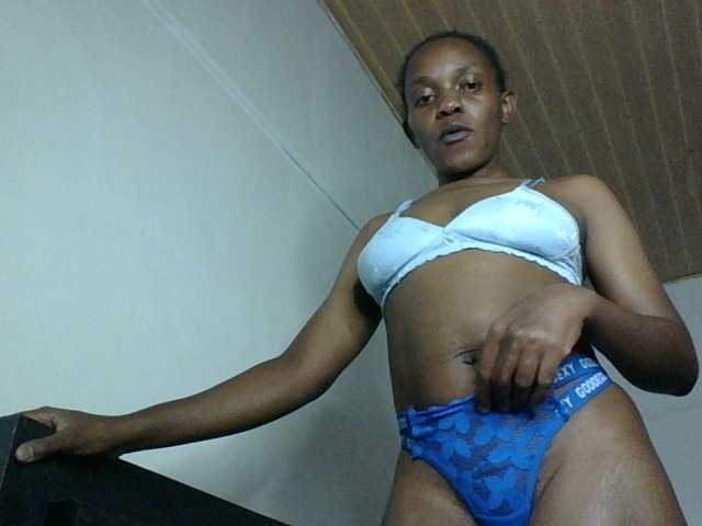 Minimochie live cam on BongaCams