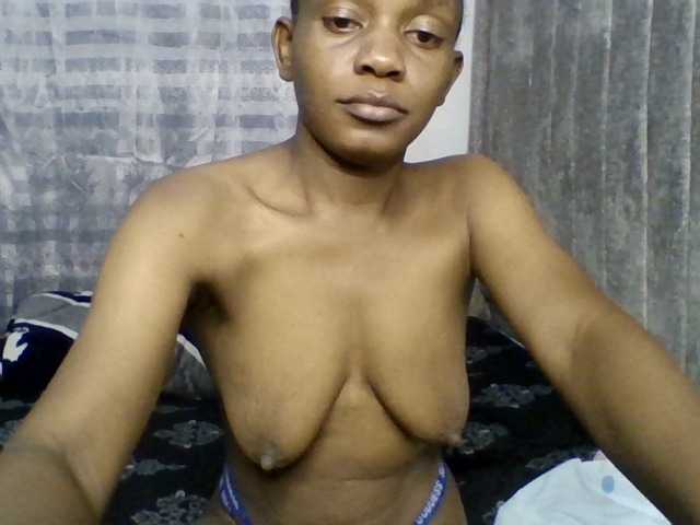 Minimochie live cam on BongaCams